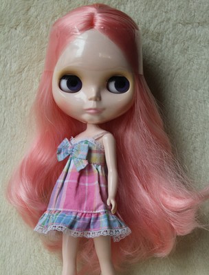 blythe doll stand